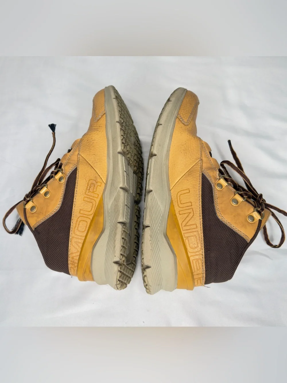 Under Armour Youth Hiking Boots Size 6Y Tan & Brown Lace Up Outdoor
